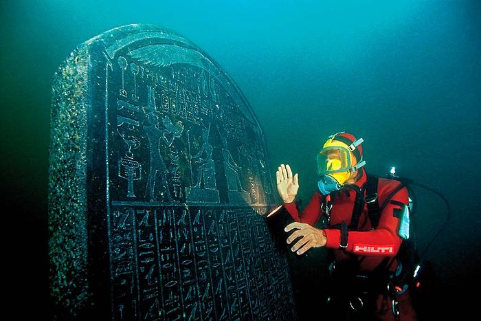 underwater egyptian