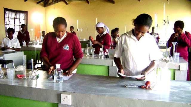 Studentsduringanexperiment